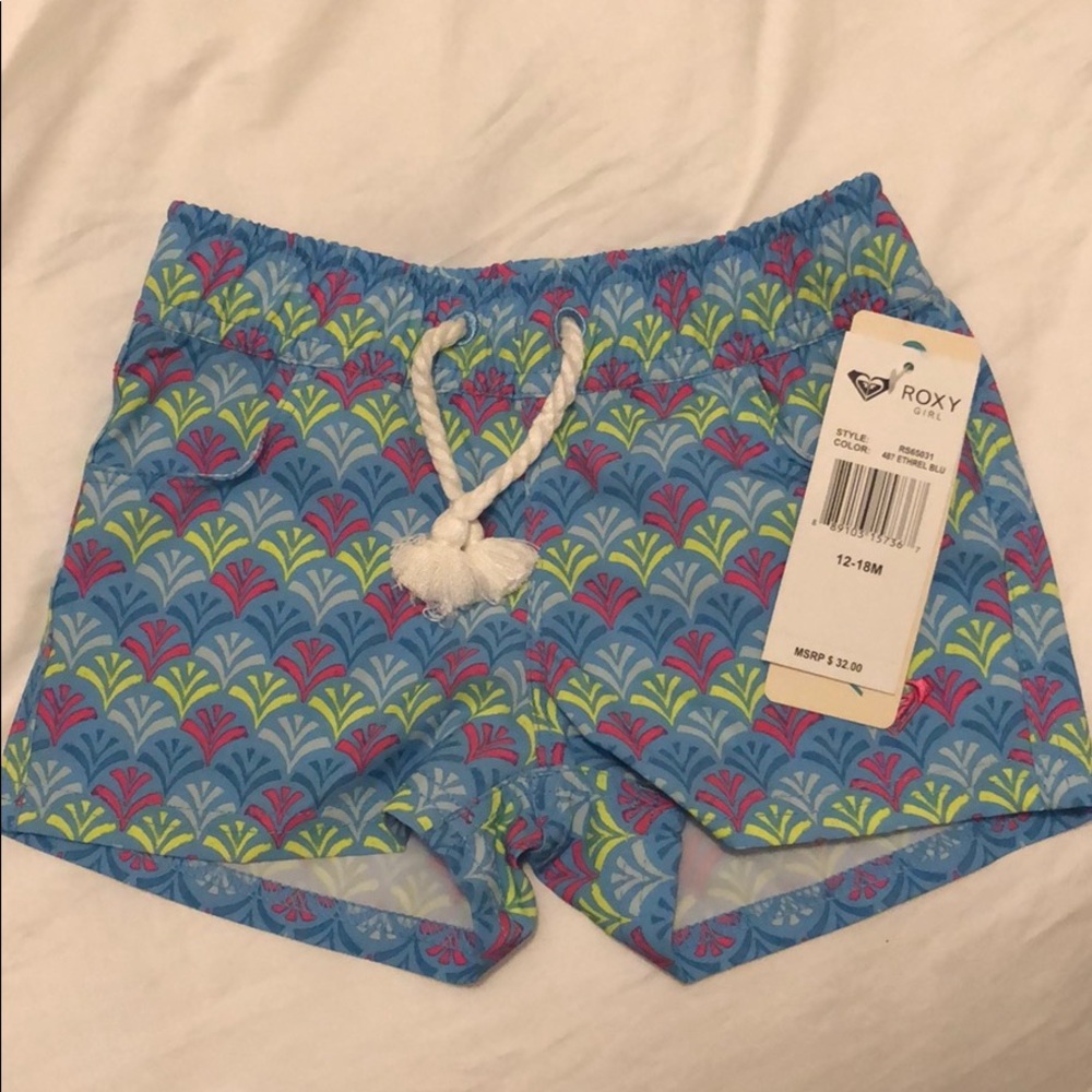 NWT - Roxy Girl shorts with pockets. Size 12-18mo